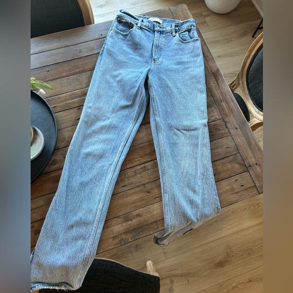Abercrombie & Fitch 90’s Ultra High Rise Straight Leg Slit Jeans 28/6L - Picture 2 of 8